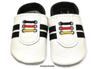 Turnschuh WM oder EM Schnürsenkel gestickt Deutschland